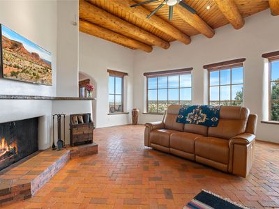 947 Cerro De La Paz, Santa Fe, NM, 87501