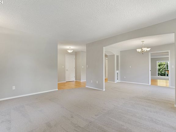 5th image of 1914 SE 124th Ct