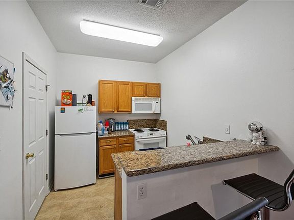 3rd image of 521 Spartan Dr APT 10205