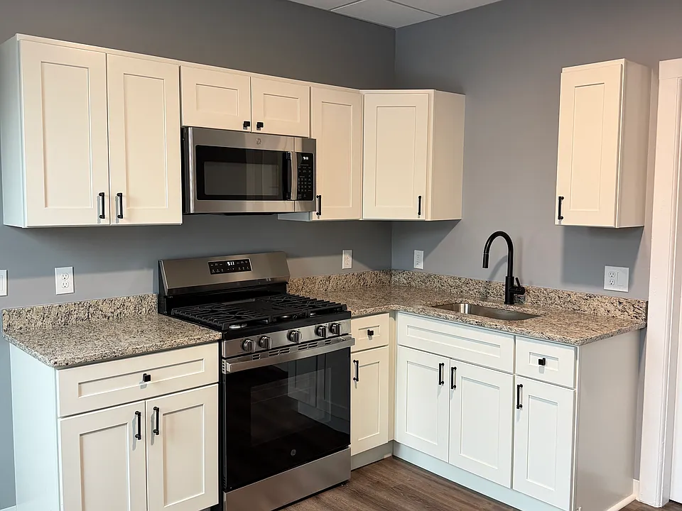 149 Center St #1