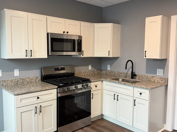 149 Center St #1, Ludlow, MA 01056