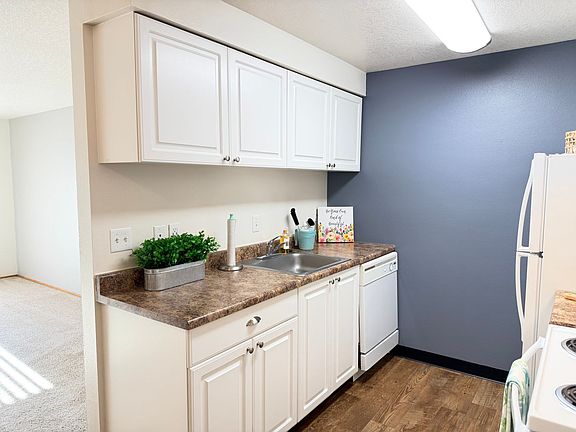 3rd image of 8057 SE Monroe St #7939