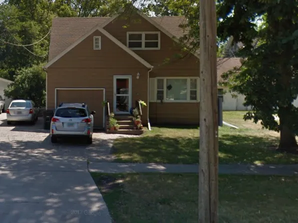 716 4th St S, Fargo, ND 58103