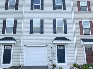 124 Quebec Ct, Falling Waters, WV 25419
