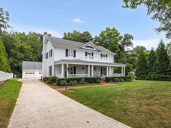 4th image of 4205 Belvoir Dr