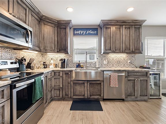 3rd image of 3004 W Briarwood Cir