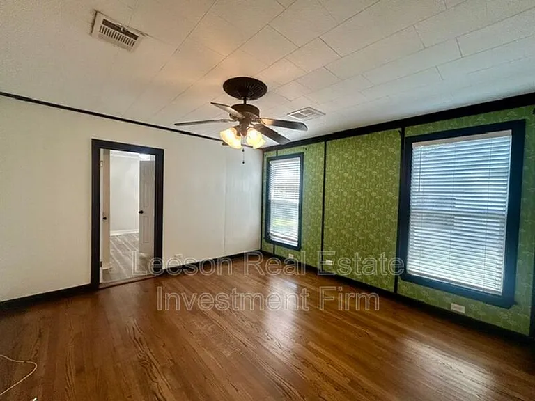 122 E Dalzell St — Photo 21