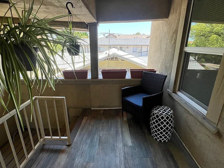 151 N Wilson Ave #6 — Photo 10