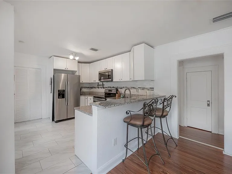 207 W Hiawatha St — Photo 8