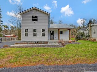 16 Pond Rd, Moscow, PA 18444