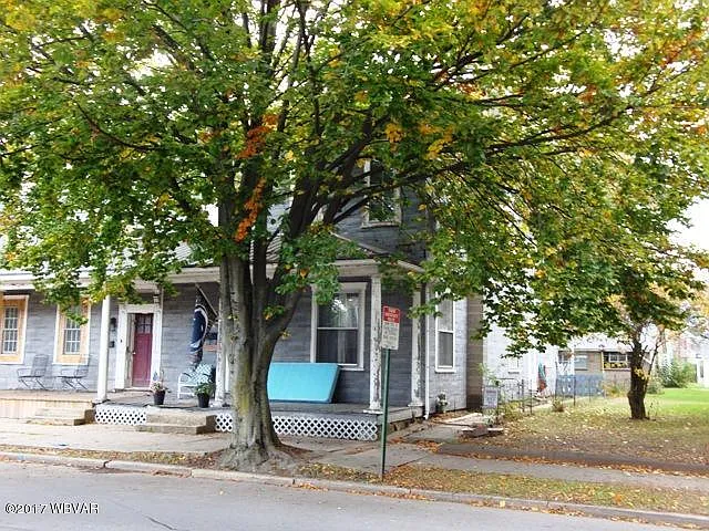 702 Main St photo 1