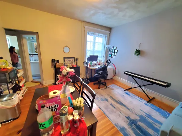 1688 Beacon St, Brookline, MA