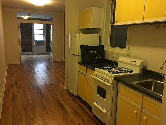 Rented by Lexington Properties LLC | media 8