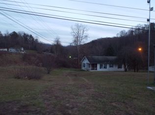 43 Hopewell Rd, Victor, WV 25938