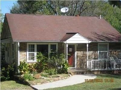 1st image of 40 Helen Ave