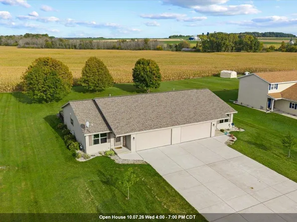 418 Prairie Ln, Luxemburg, WI 54217