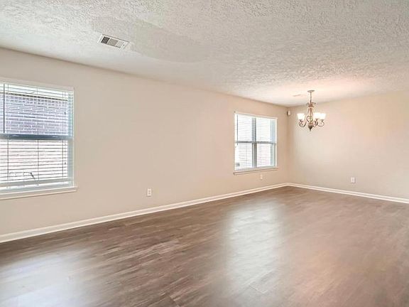 4th image of 104 Easton Glen Ln