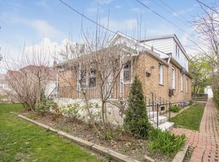 233 Llewellyn Ave, Highwood, IL