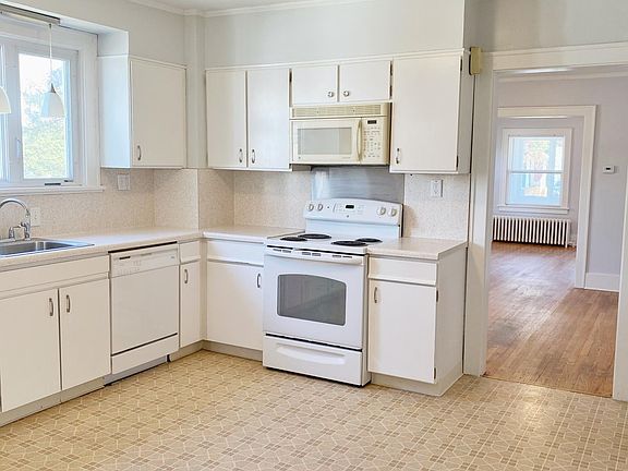 4th image of 12 Brookwood Ave