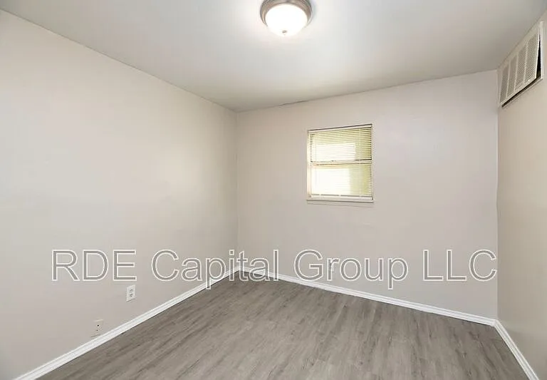 2408 Meyers St #204 — Photo 7