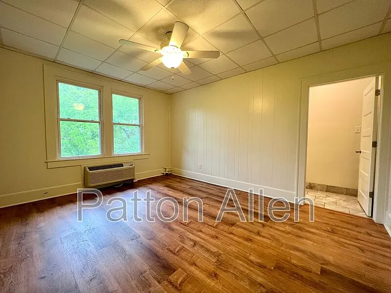 43 Ravenscroft Dr #19 — Photo 2