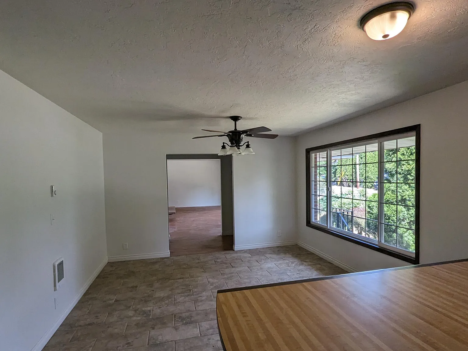 3 bed, 1856 sqft, $2,750 — Photo 4