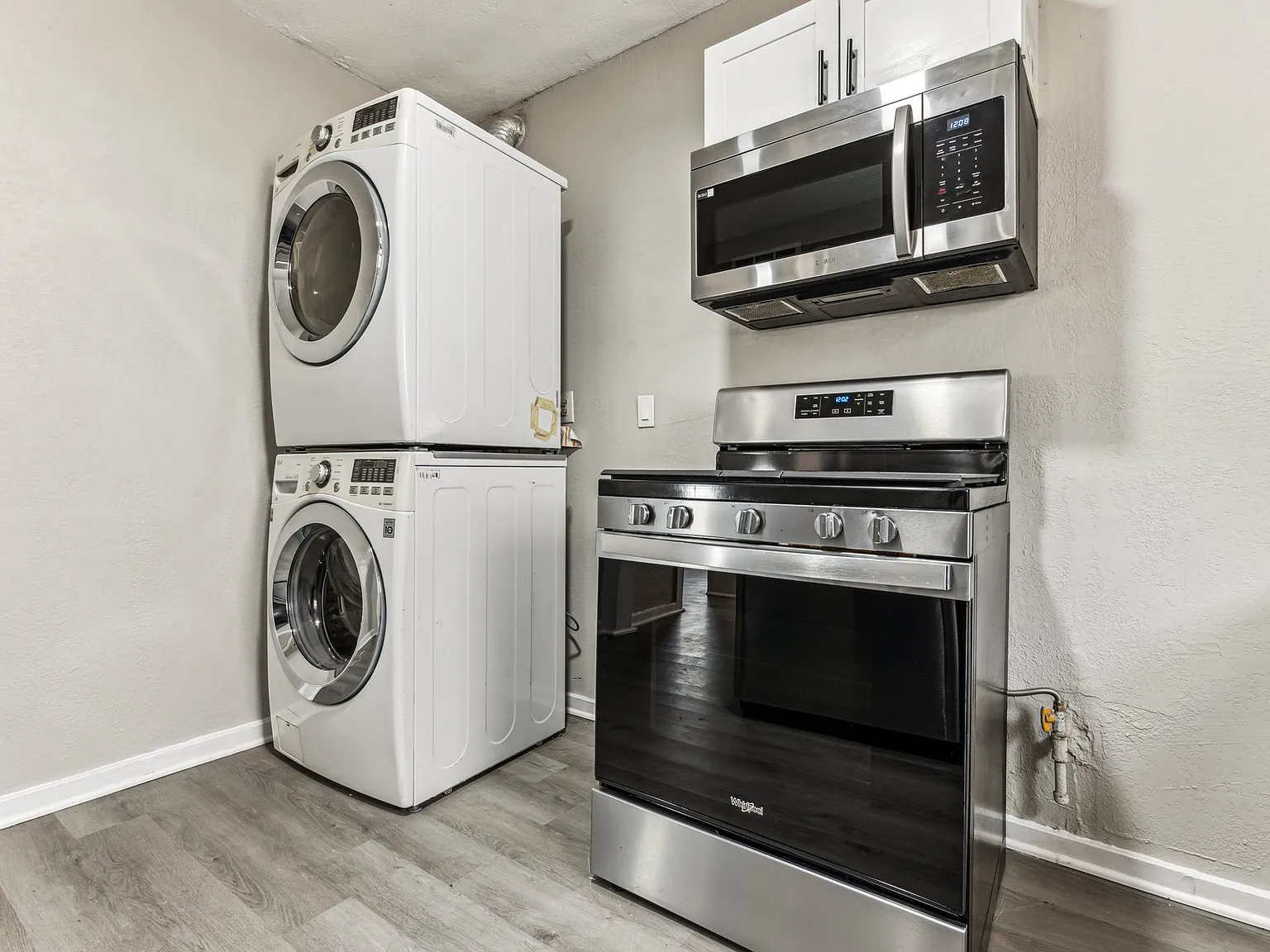 416 West 9th Street - Unit 1 — Photo 3
