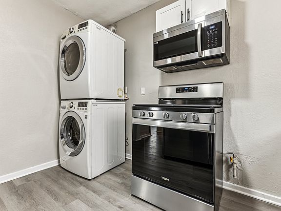 3rd image of 416 W 9th St #1
