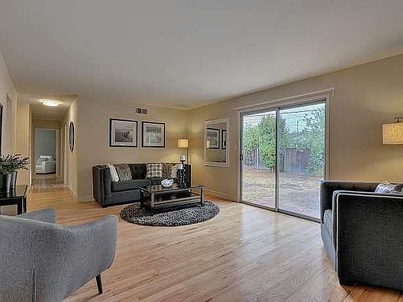 3rd image of 1081 Keltner Ave