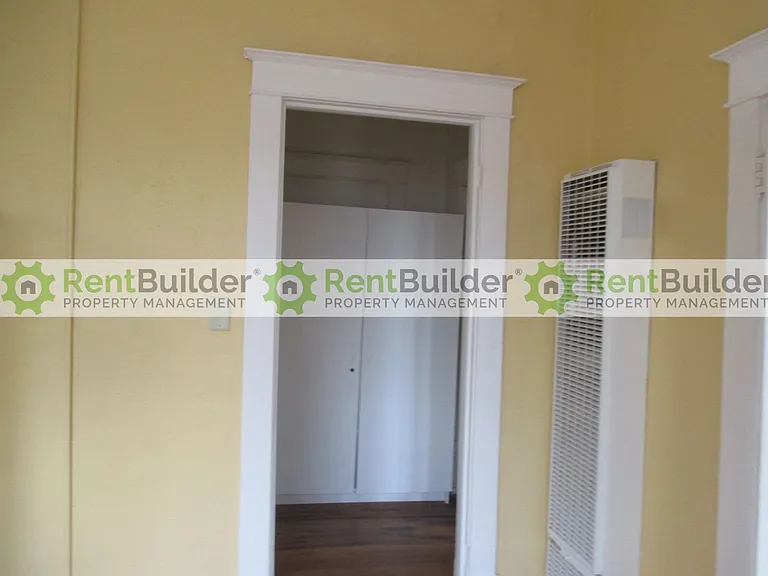 103 Maple St NE — Photo 5