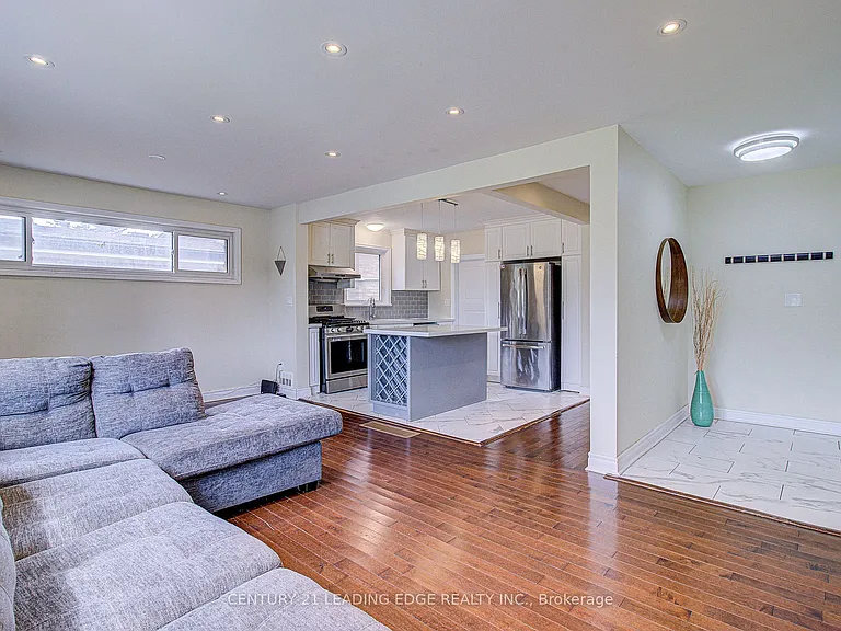 124 Haileybury Dr — Photo 10