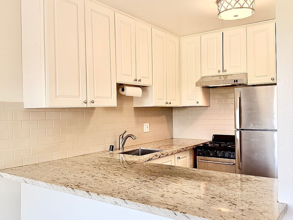 1st image of 300 Oxford Way APT 12