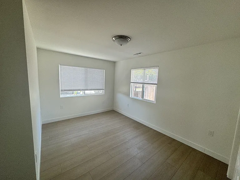 4426 Cherrywood Ave — Photo 13