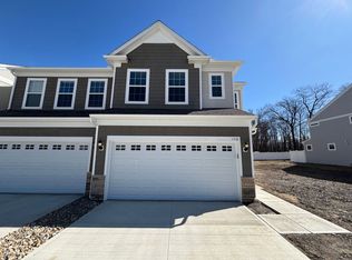 1701 Merlot Ln, Westlake, OH 44145