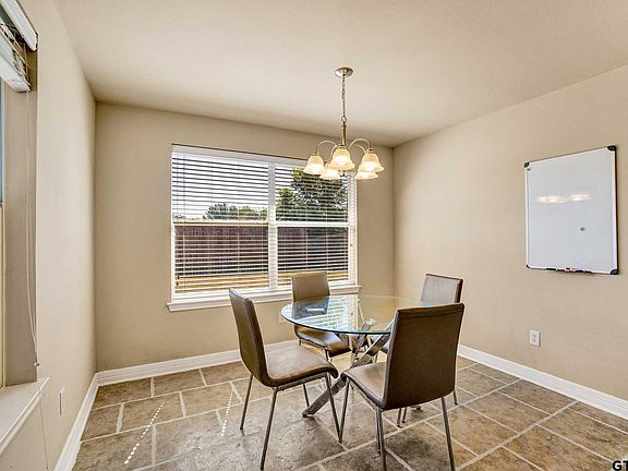 5th image of 317 Amanda Ct