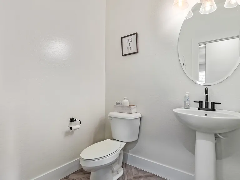 12152 W Winslow Ave — Photo 32