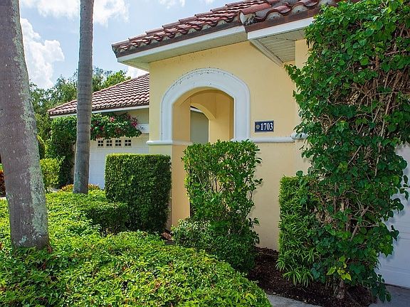 2nd image of 1703 Victoria Cir #1703