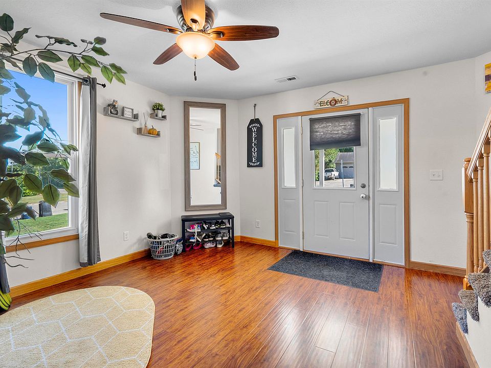 401 Sherman St, Dysart, IA 52224 Zillow