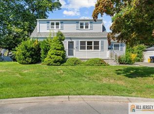 14 Clayton Ct, East Brunswick, NJ 08816