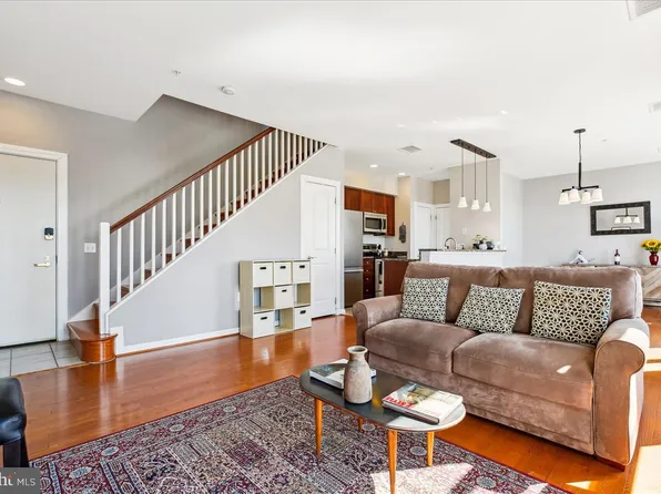 343 Cedar St NW APT 323, Washington, DC 20012
