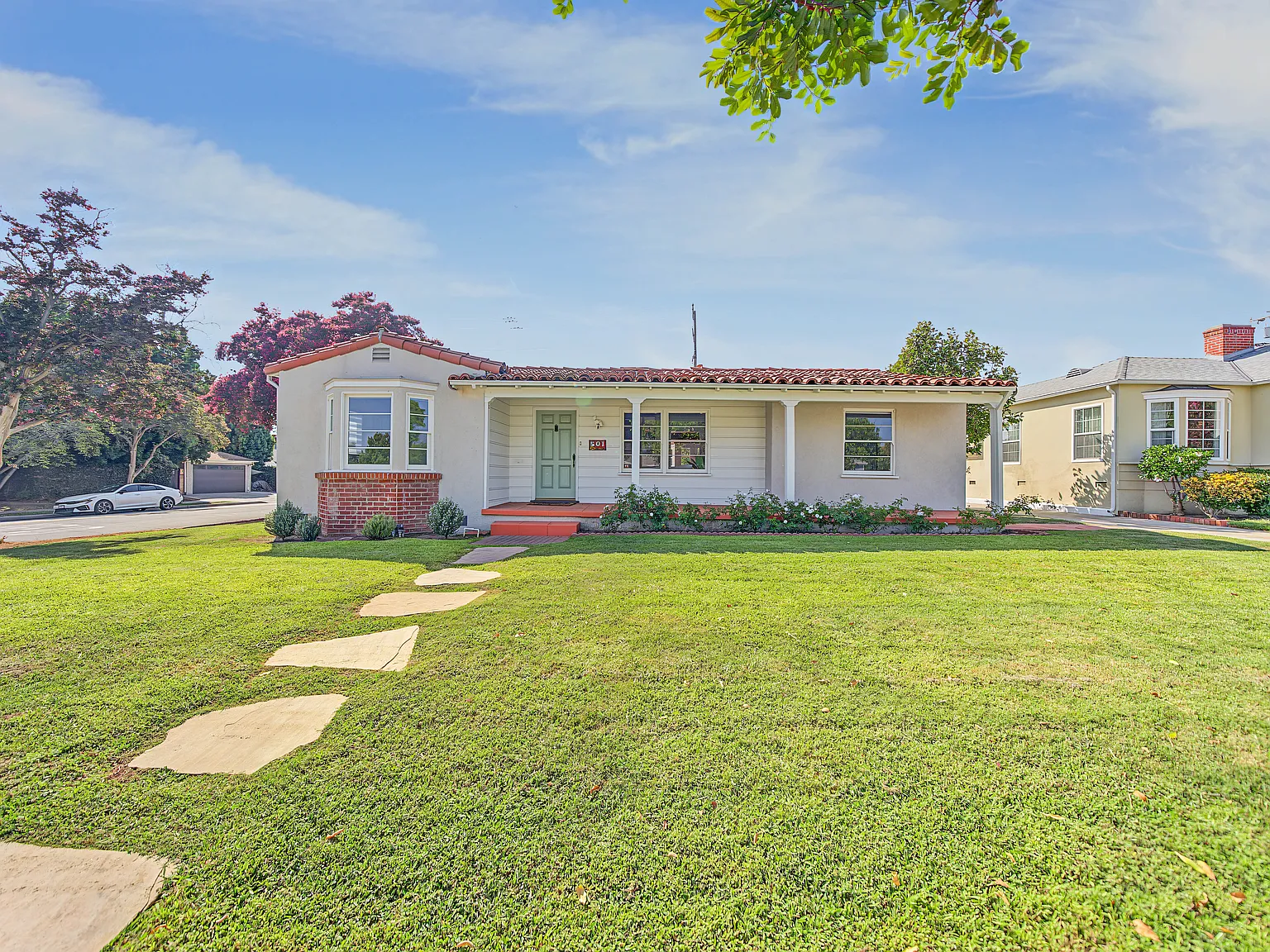 3 bed, 1.5 bath, 1632 sqft, $4,000 — Photo 2