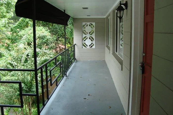 2 bed, 1.0 bath, 820 sqft, $1,490 — Photo 2