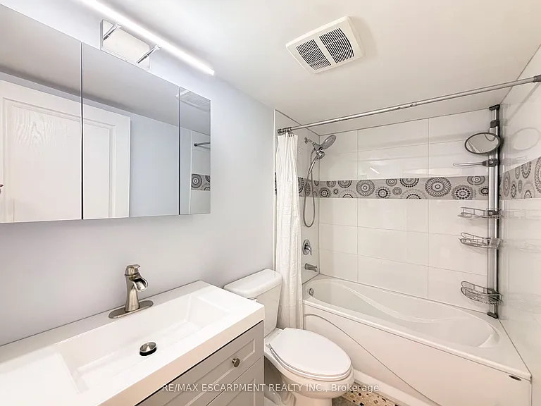2545 Erin Centre Blvd #509 — Photo 18