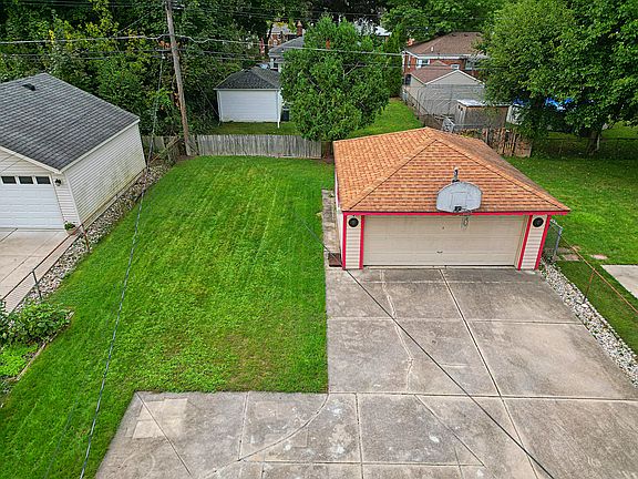 3rd image of 9929 Deering St