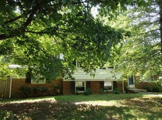 3384 Greentree Rd, Lexington, KY 40517