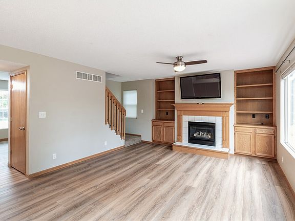 5th image of 2422 Grant Cir