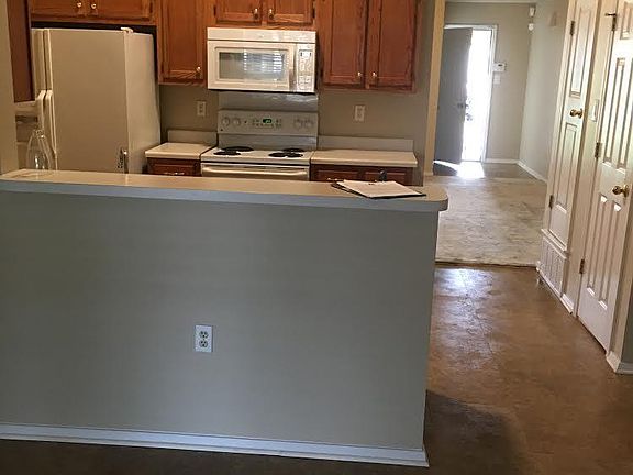 3rd image of 9331 Huron Dr