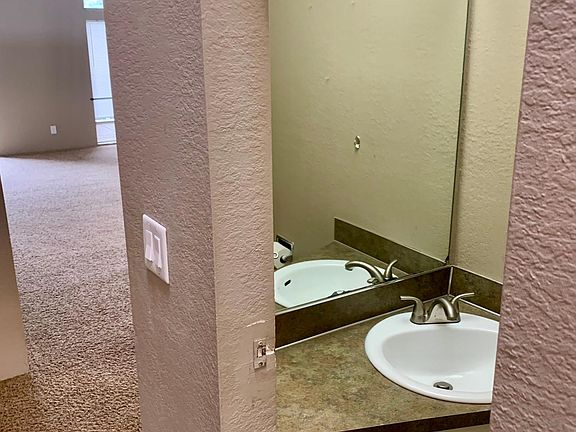 4th image of 13832 NE 66th St APT 604