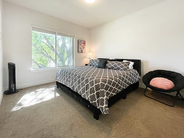 8718 Boundbrook Ave — Photo 43