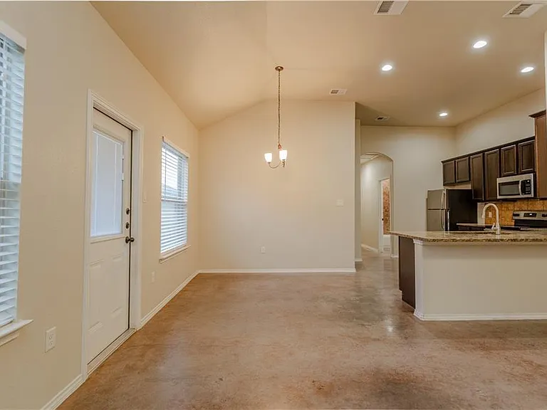 421 Jack Rabbit Ln #B — Photo 3